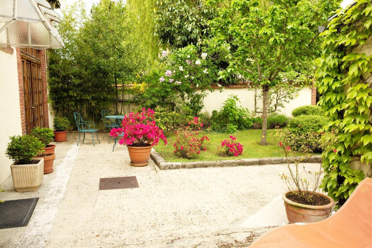 Bed and Breakfast Les Crepinieres Chartres Exterior foto
